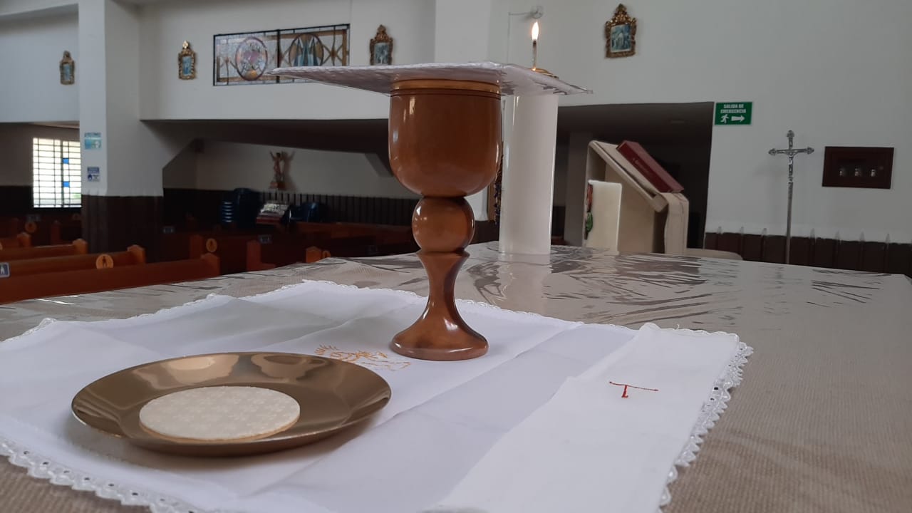 cáliz altar