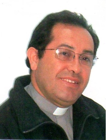 https://arquimedia.s3.amazonaws.com/179/parroco/padrehernanjpg.jpg