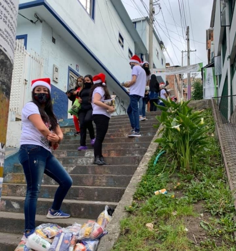 descargando para entrega en casa pastoral San Juan Leonardi
